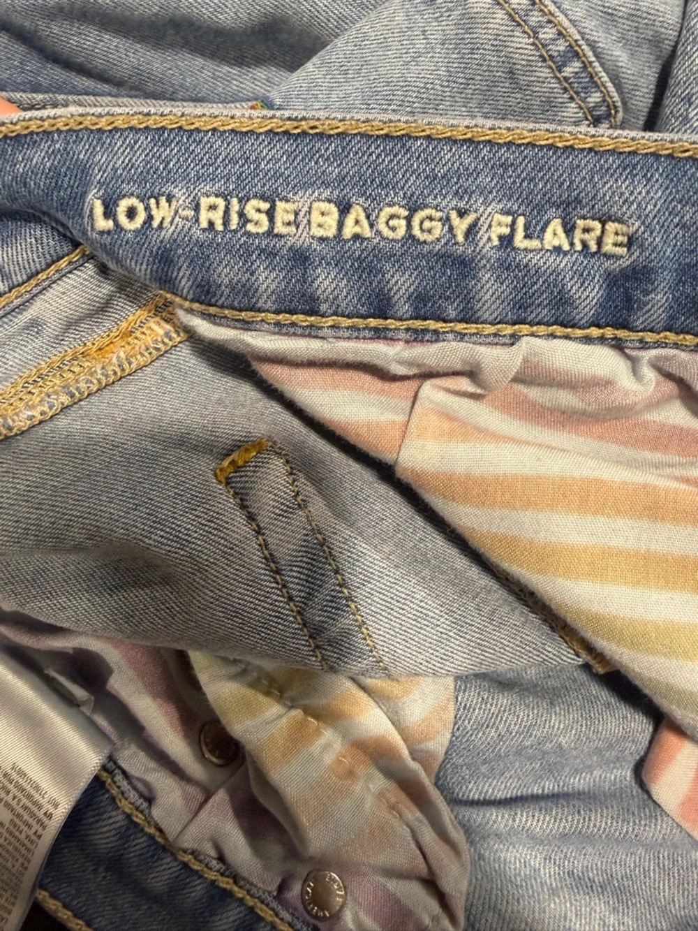 AE Pride Strigid Ripped Low-Rise Baggy Flare Jean-Size 6 - Picture 13 of 16